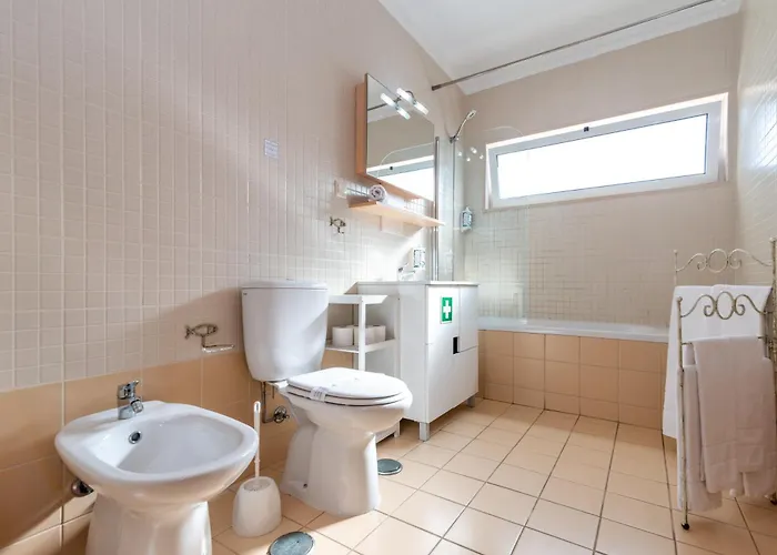 Terra Estreita By Algartur - 5 Mins Downtown - Pool & Balcony *