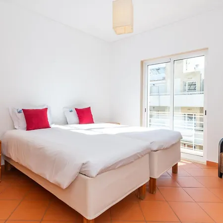 Terra Estreita By Algartur - 5 Mins Downtown - Pool & Balcony شقة